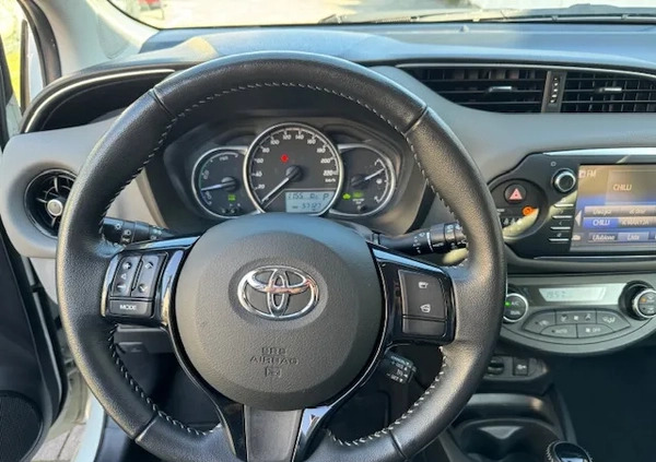 Toyota Yaris cena 52500 przebieg: 57000, rok produkcji 2018 z Warszawa małe 121